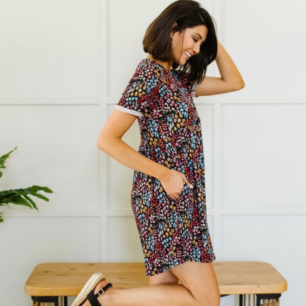Celeste | Black Floral Short Sleeve Dress | XS